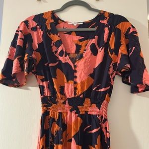 Gorgeous floral print high low dress. Never worn.🌺🌸🌼 NWOT